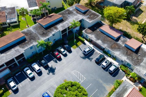 Condominio en venta en Palm Springs, Florida, 2 dormitorios, 102.47 m2 № 1076817 - foto 8
