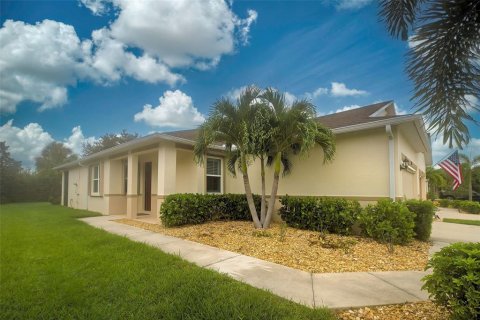 Villa ou maison à vendre à Punta Gorda, Floride: 2 chambres, 121.79 m2 № 1303689 - photo 2