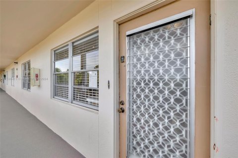 Condo in Coconut Creek, Florida, 2 bedrooms  № 1029237 - photo 22