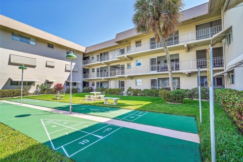 Copropriété à vendre à Hallandale Beach, Floride: 2 chambres, 98.01 m2 № 1065853 - photo 16