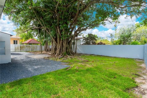 Casa en venta en Miami Springs, Florida, 3 dormitorios, 93.09 m2 № 1348878 - foto 26