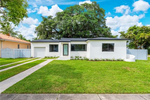 Casa en venta en Miami Springs, Florida, 3 dormitorios, 93.09 m2 № 1348878 - foto 2