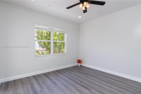 Townhouse in Pembroke Pines, Florida 3 bedrooms, 161.09 sq.m. № 1348832 - photo 12