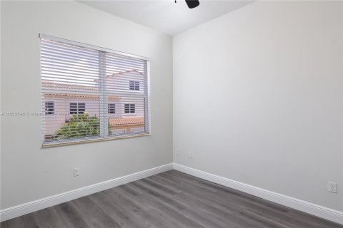 Townhouse in Pembroke Pines, Florida 3 bedrooms, 161.09 sq.m. № 1348832 - photo 24