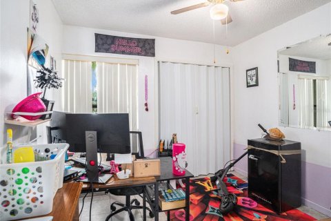 Condo in Tampa, Florida, 3 bedrooms  № 1390621 - photo 17