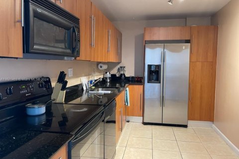 Condo in Hollywood, Florida, 1 bedroom  № 1242327 - photo 6