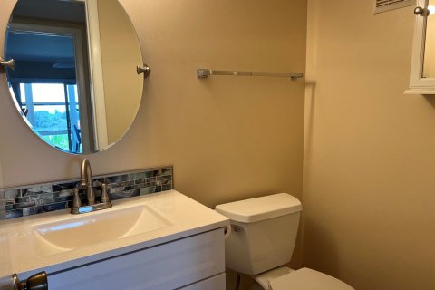 Condo in Deerfield Beach, Florida, 2 bedrooms  № 1226864 - photo 1