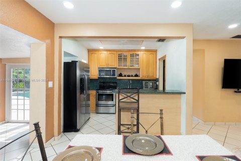 House in Miami, Florida 3 bedrooms, 122.17 sq.m. № 1331666 - photo 22