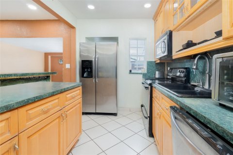 Casa en venta en Miami, Florida, 3 dormitorios, 122.17 m2 № 1331666 - foto 23