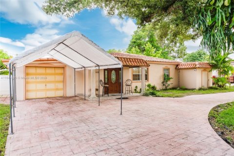 Villa ou maison à vendre à Miami, Floride: 3 chambres, 122.17 m2 № 1331666 - photo 2