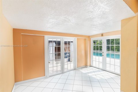 Villa ou maison à vendre à Miami, Floride: 3 chambres, 122.17 m2 № 1331666 - photo 27