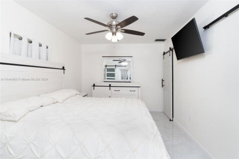 Casa en venta en Miami, Florida, 3 dormitorios, 122.17 m2 № 1331666 - foto 13