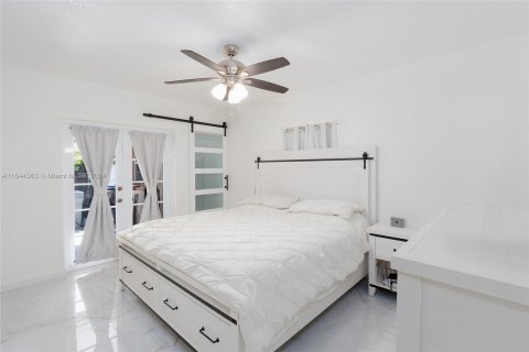 Casa en venta en Miami, Florida, 3 dormitorios, 122.17 m2 № 1331666 - foto 12