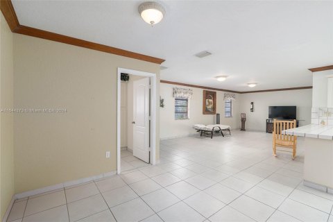 Casa en venta en Miami, Florida, 4 dormitorios, 265.7 m2 № 1331667 - foto 24