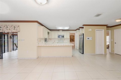 Casa en venta en Miami, Florida, 4 dormitorios, 265.7 m2 № 1331667 - foto 26