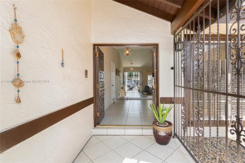 Casa en venta en Miami, Florida, 4 dormitorios, 265.7 m2 № 1331667 - foto 7