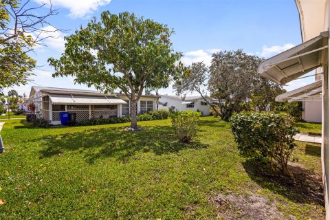 Villa ou maison à vendre à Margate, Floride: 2 chambres, 110.37 m2 № 1065533 - photo 11