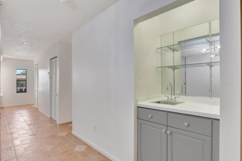 Copropriété à vendre à Boca Raton, Floride: 2 chambres, 112.97 m2 № 1061445 - photo 24