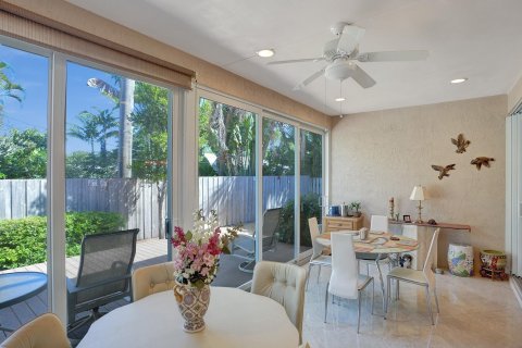 House in Fort Lauderdale, Florida 2 bedrooms, 200.76 sq.m. № 1061444 - photo 20