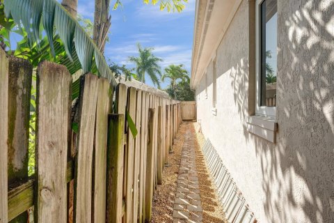 Villa ou maison à vendre à Fort Lauderdale, Floride: 2 chambres, 200.76 m2 № 1061444 - photo 6