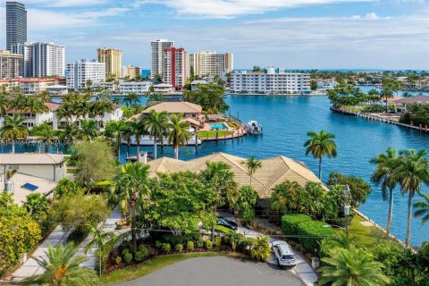 Villa ou maison à vendre à Hallandale Beach, Floride: 6 chambres, 396.14 m2 № 1019344 - photo 20