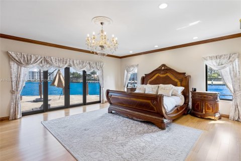 Villa ou maison à vendre à Hallandale Beach, Floride: 6 chambres, 396.14 m2 № 1019344 - photo 12
