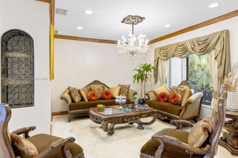 Villa ou maison à vendre à Hallandale Beach, Floride: 6 chambres, 396.14 m2 № 1019344 - photo 9