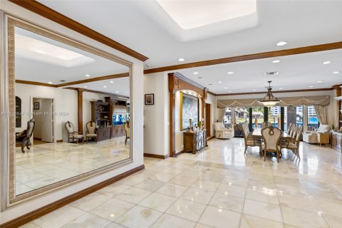 Villa ou maison à vendre à Hallandale Beach, Floride: 6 chambres, 396.14 m2 № 1019344 - photo 6