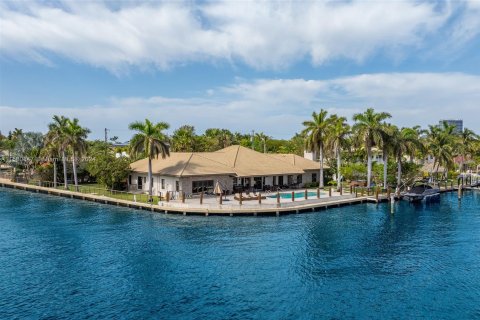 Villa ou maison à vendre à Hallandale Beach, Floride: 6 chambres, 396.14 m2 № 1019344 - photo 27