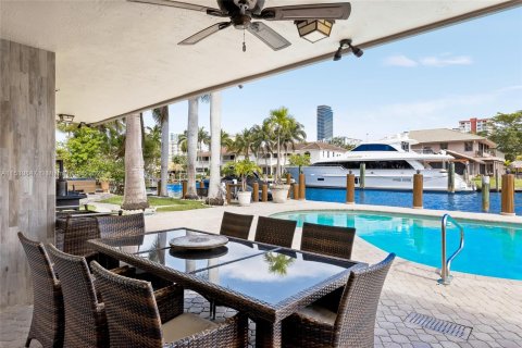 Villa ou maison à vendre à Hallandale Beach, Floride: 6 chambres, 396.14 m2 № 1019344 - photo 17