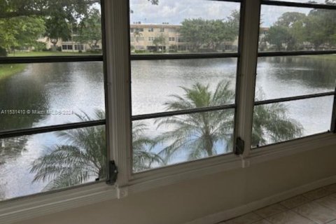 Condo in Lauderdale Lakes, Florida, 2 bedrooms  № 1019345 - photo 15