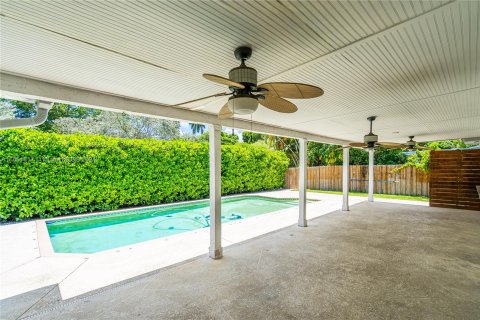 Villa ou maison à louer à Cutler Bay, Floride: 4 chambres, 177.07 m2 № 1345192 - photo 18