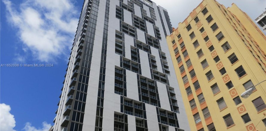 Condo in Miami, Florida, 2 bedrooms  № 1345308