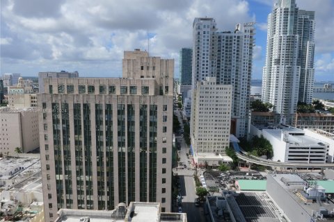 Condo in Miami, Florida, 2 bedrooms  № 1345308 - photo 15