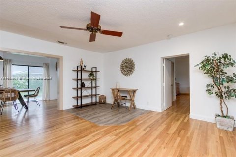 Immobilier commercial à vendre à Pompano Beach, Floride: 282.61 m2 № 1345193 - photo 8