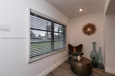 Immobilier commercial à vendre à Pompano Beach, Floride: 282.61 m2 № 1345193 - photo 21