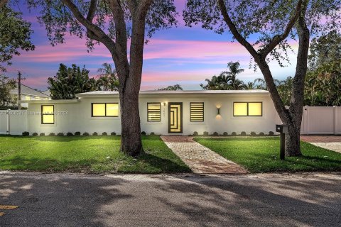 Casa en venta en Fort Lauderdale, Florida, 4 dormitorios, 154.78 m2 № 1234648 - foto 2