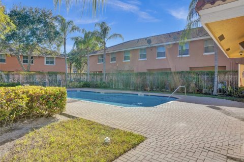 Townhouse in Lauderhill, Florida 2 bedrooms, 113.71 sq.m. № 1023813 - photo 14