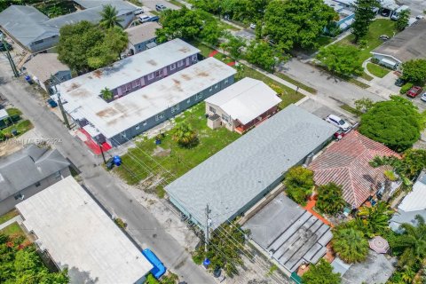 Commercial property in Hollywood, Florida 97.45 sq.m. № 1043852 - photo 12