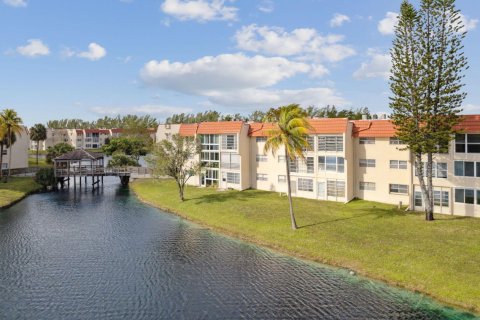 Condominio en venta en Sunrise, Florida, 2 dormitorios, 69.68 m2 № 1077024 - foto 10