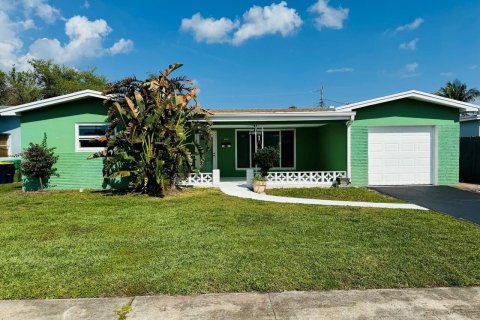 House in Dania Beach, Florida 2 bedrooms, 160.54 sq.m. № 1076932 - photo 23
