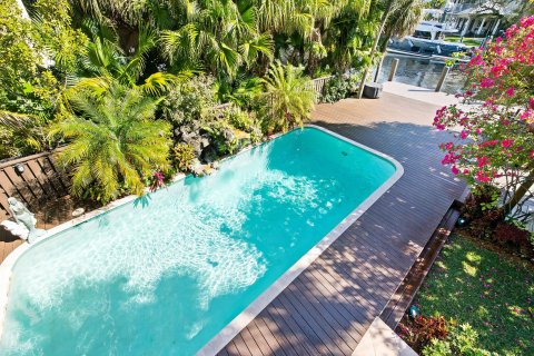 Casa en venta en Fort Lauderdale, Florida, 4 dormitorios, 299.98 m2 № 1027064 - foto 15