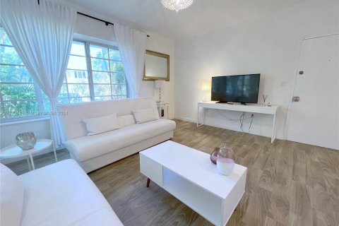 Condominio en venta en Miami Beach, Florida, 1 dormitorio, 56.67 m2 № 1047100 - foto 3