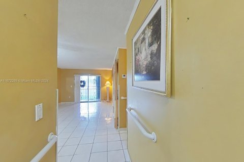 Condominio en venta en Miami, Florida, 1 dormitorio, 60.39 m2 № 1399407 - foto 10