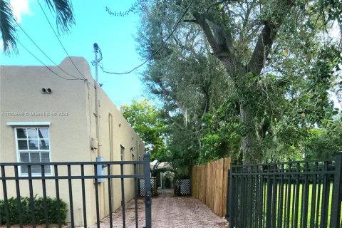 Casa en venta en Miami, Florida, 3 dormitorios, 140.47 m2 № 1075404 - foto 14