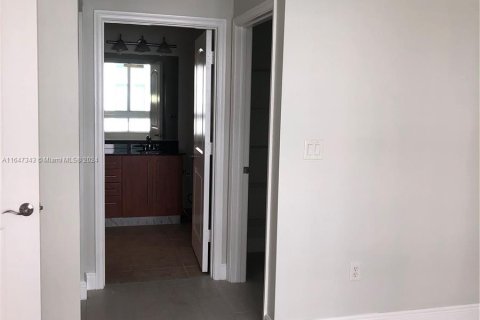 Condominio en venta en Miami, Florida, 1 dormitorio, 70.51 m2 № 1331264 - foto 7