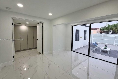 Casa en venta en Miami, Florida, 3 dormitorios, 174.28 m2 № 1329127 - foto 23