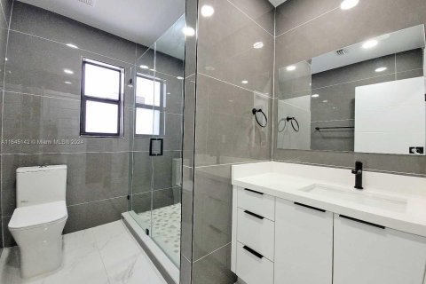 Casa en venta en Miami, Florida, 3 dormitorios, 174.28 m2 № 1329127 - foto 18