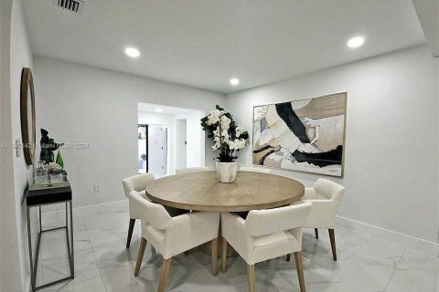 Casa en venta en Miami, Florida, 3 dormitorios, 174.28 m2 № 1329127 - foto 12