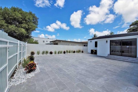 Villa ou maison à vendre à Miami, Floride: 3 chambres, 174.28 m2 № 1329127 - photo 4